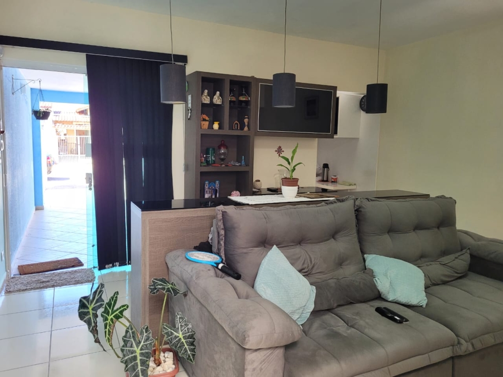 CASA NO BAIRRO JARDIM ROMAR